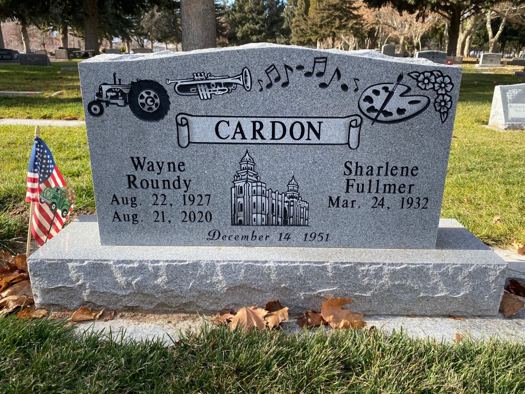 Grave Marker Photo of Wayne Roundy Cardon