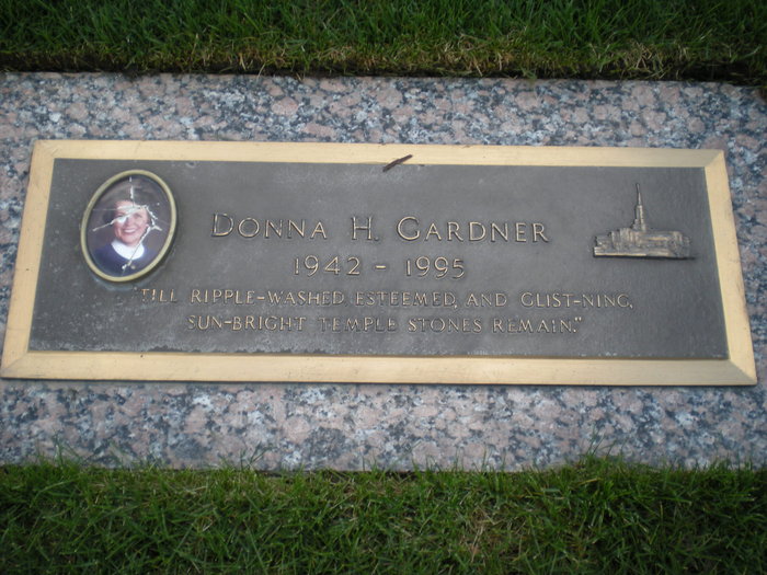 Donna Jeanne Hilton Gardner grave marker