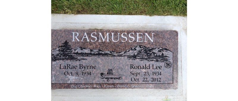 Ronald Lee and LaRae Byrne Rasmussen grave marker