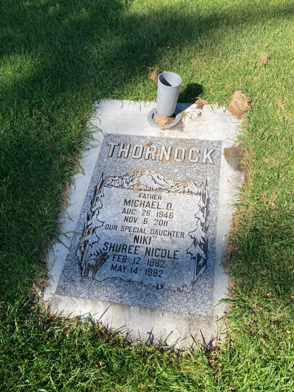 Grave marker of Michael Dean Thornock