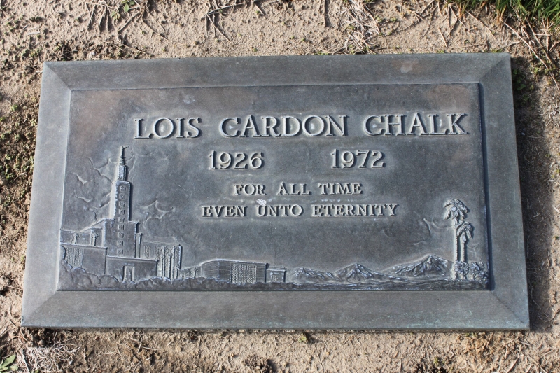 Grave marker of Lois Cardon Chalk