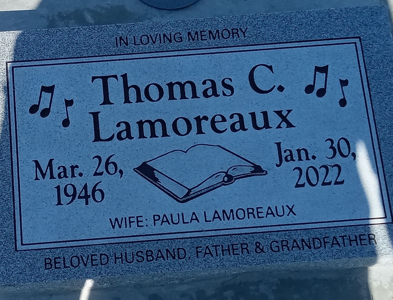 Tom Cardon Lamoreaux grave marker