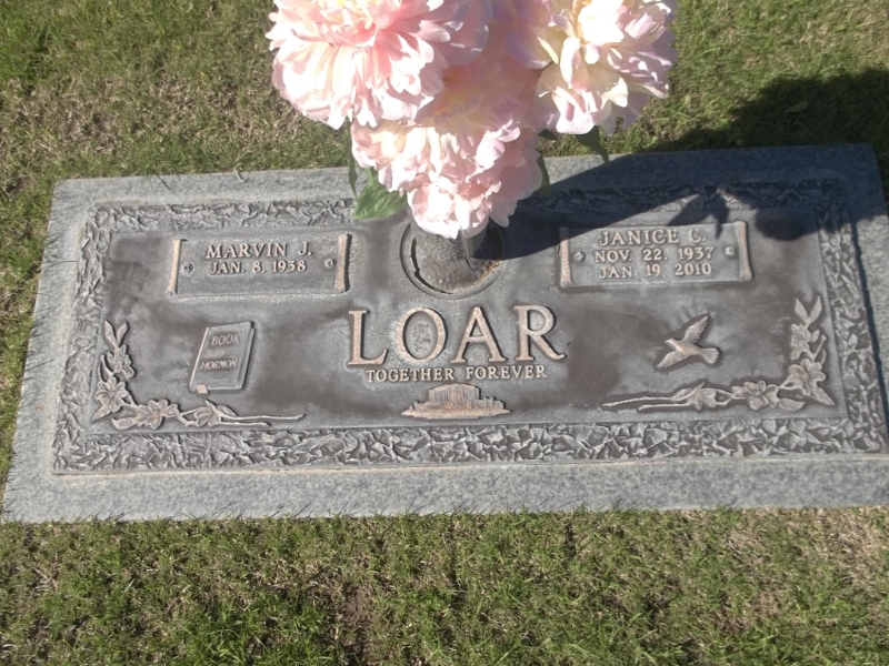 Grave marker of Marvin and Janice Loar