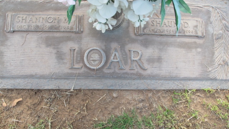 Shaun David and Shannon Mark Loar grave marker