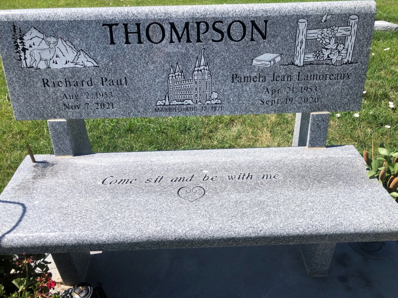 Grave marker of Richard and Pamela Thompson