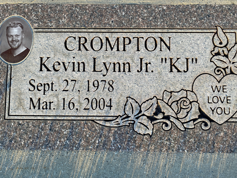 Kevin Lynn Crompton Jr. grave marker