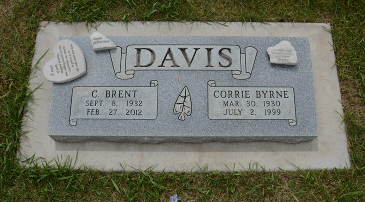 C. Brent and Corrie Byrne Davis grave marker