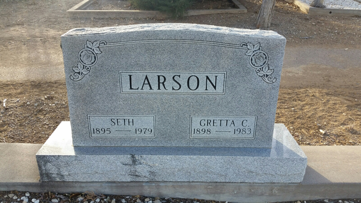 Grave marker of Seth and Gretta Larson