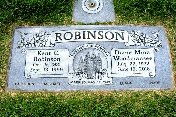 Grave Marker of Kent C and Diane Mina Woodmansee Robinson