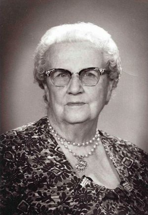 Photo of older Amanda Cardon Ricks