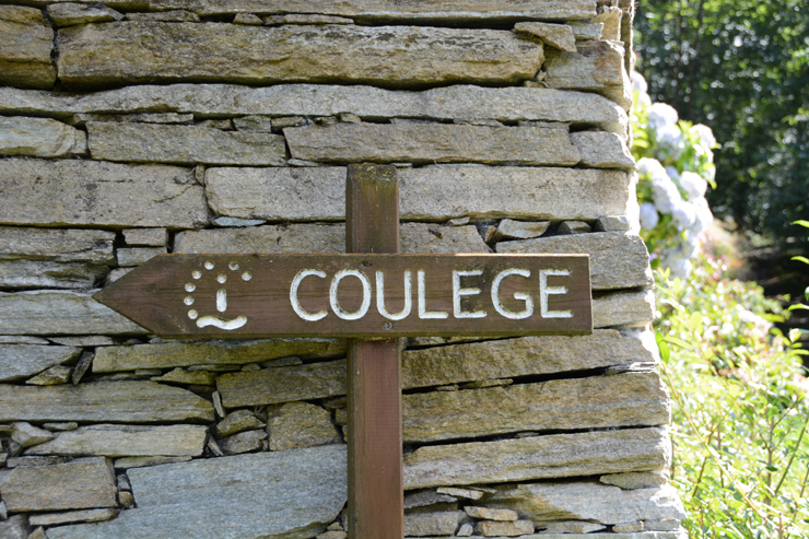 Sign pointing the way to the Barba School