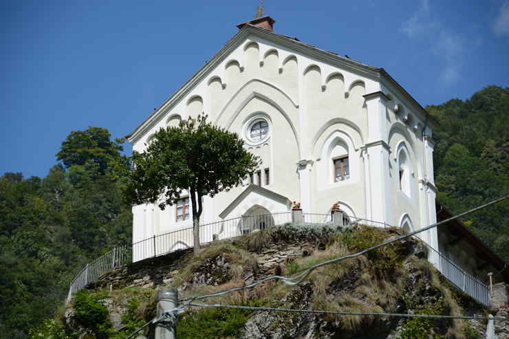 Pra Del Torno Temple from down the road looking up.