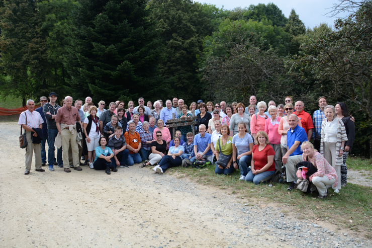 Group photo at the road to Cardoni