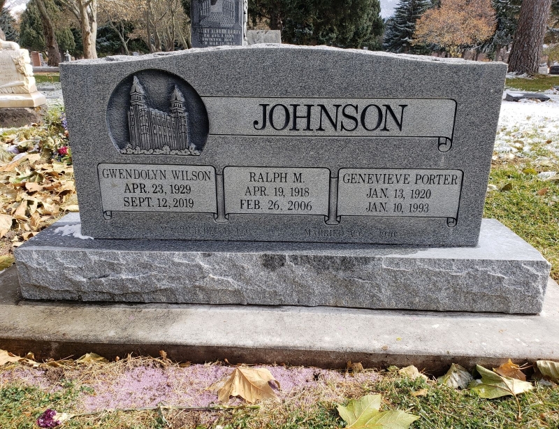 Grave marker of Ralph, Genevieve and Gwen Porter